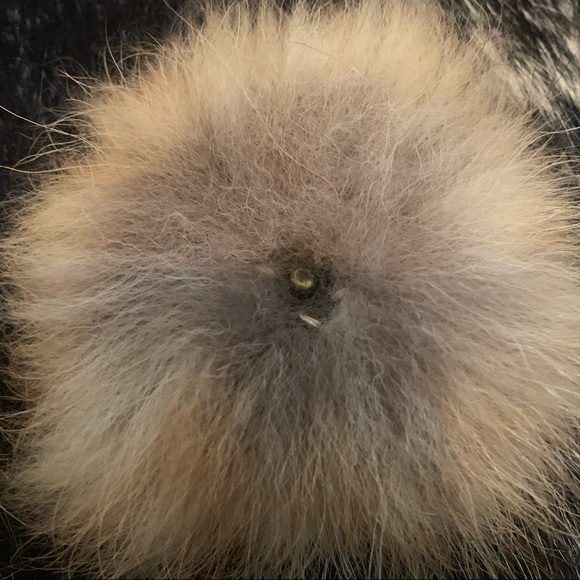 Wool knit beanie w. interchangeable pom, NWOT - Picture 6 of 6